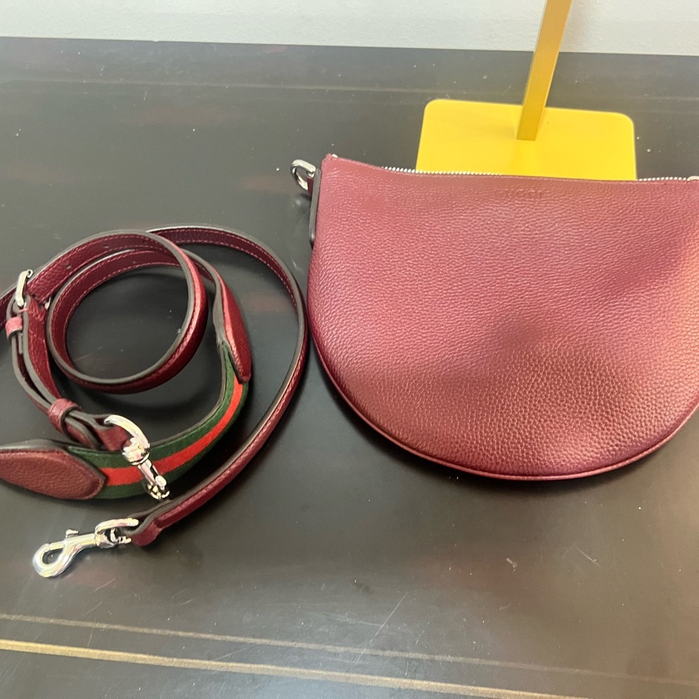 Gucci mini crossbody B bag